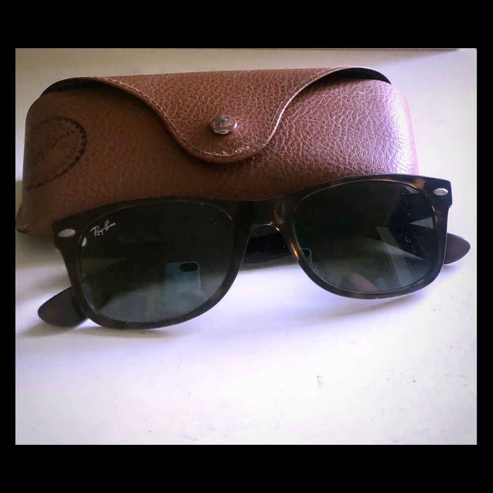Tortoiseshell Ray Ban wayfarer sunglasses - Picture 1 of 2